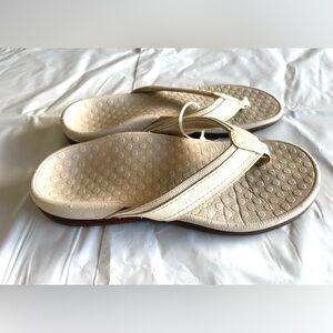 Vionic Sandals Womens Size 5 Cream Tide Port Slide Flip Flop Thongs Comfort EUC